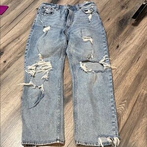 Abercrombie & Fitch Ultra High Rise ankle straight distressed jean - size 28/6